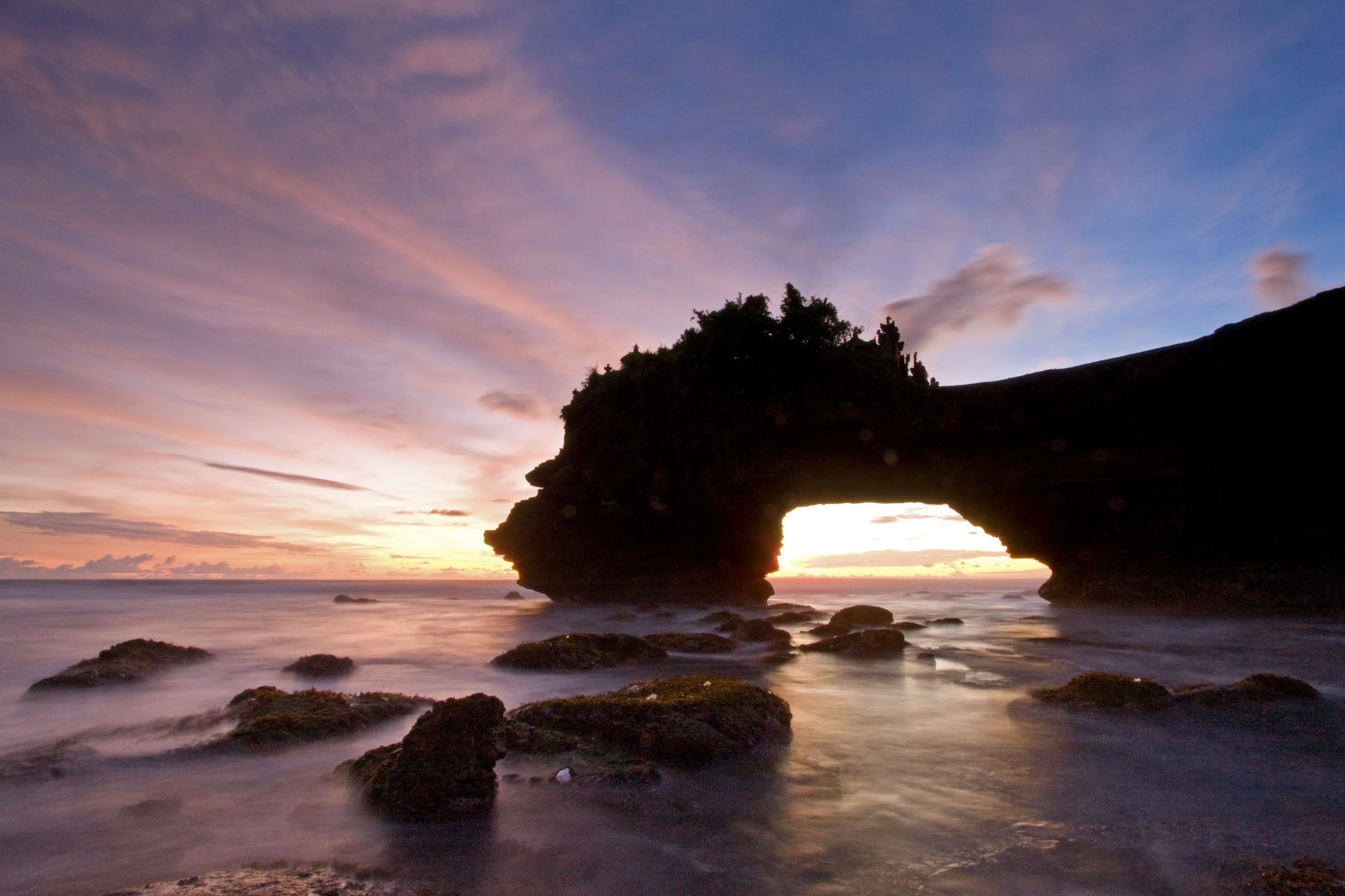 batu-bolong1
